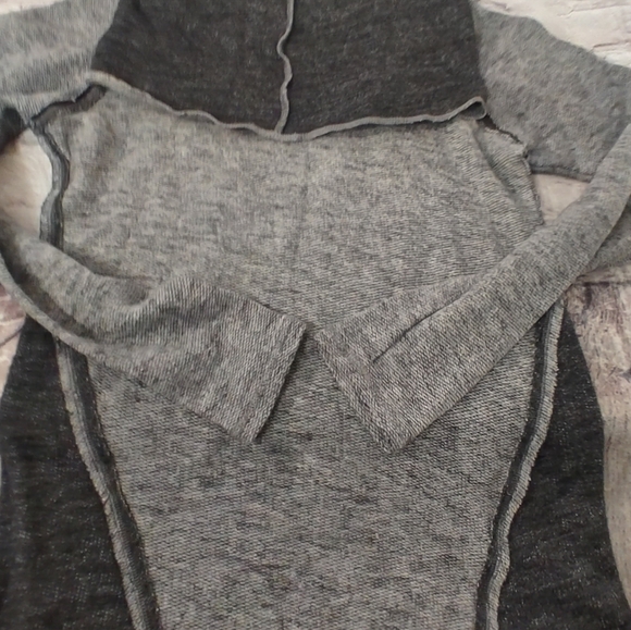 Kuhl Nova Wool Blend Cowl Neck Sweater Small Grey Two Tone - Picture 9 of 12